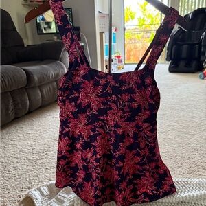 4/$20 NWT Wm’s Lands’ End XS Black/Strawberry Floral Print Women's Tankini Top